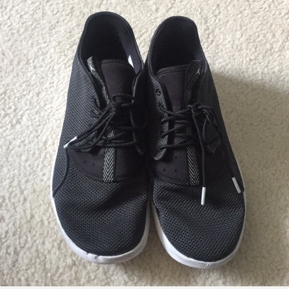 Nike Other - Men’s Nike Air Sneakers (size 10.5)